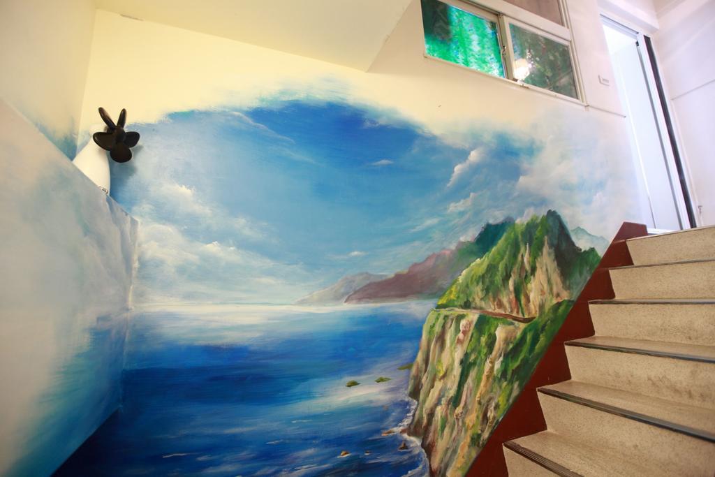 5 Loaves 2 Fish B&B Hualien City Exterior photo